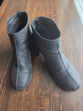 Camper Black Leather Ankle Boots – EU 41 / US 10 – Like New